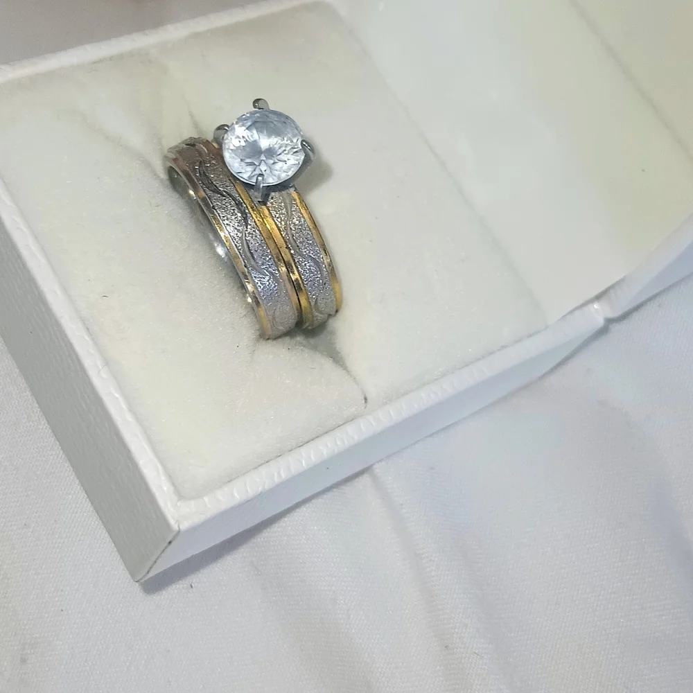 Elegant Two-Tone Ring with Crystal Accent - Picture 1 of 1